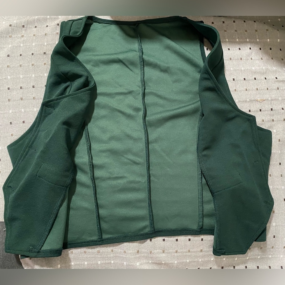 ⭐️Women's Dark Green Buttoned Vest
Size L - Picture 8 of 15
